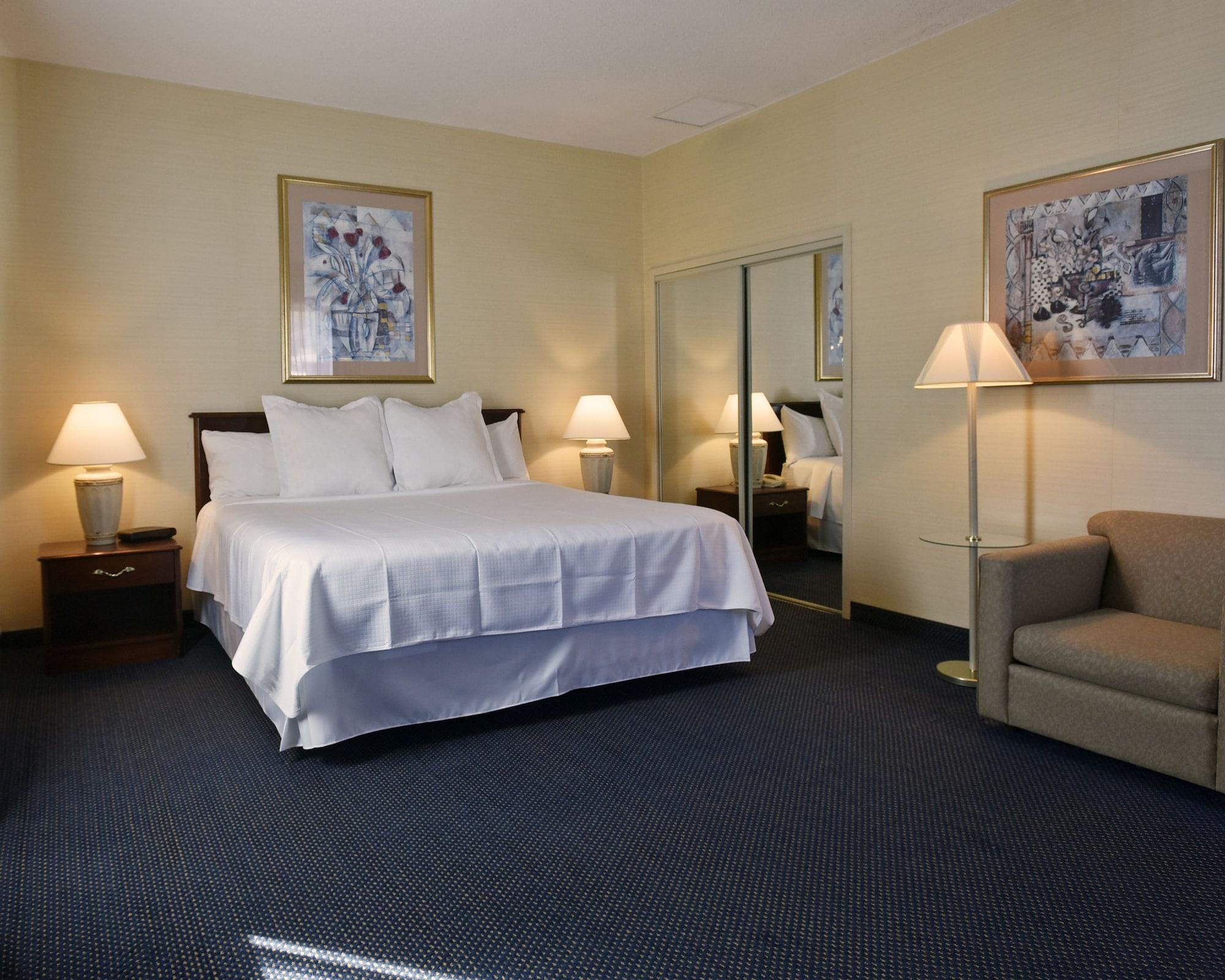 Maron Hotel & Suites Danbury Exterior foto